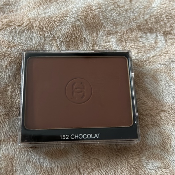 Chanel Le Teint Ultra Tenue Ultrawear Flawless Compact foundation:“152 CHOCOLAT” - Picture 3 of 8